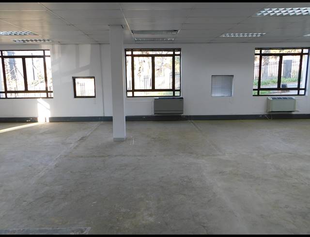 182M² OFFICE TO LET IN HYDE PARK